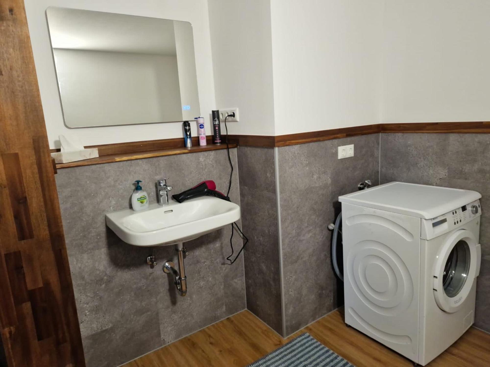 Exklusive Zimmer Mit Geteiltem Bad Und Kueche Kg Stadtilm Exterior foto